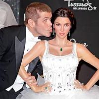 The unveiling of Kim Kardashian s wedding-themed wax figure dress | Picture 62798